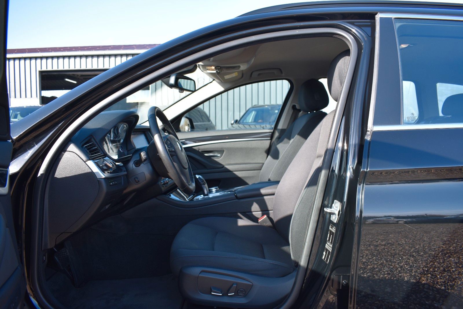 Fahrzeugabbildung BMW 530 d Touring ACC AHK HUD