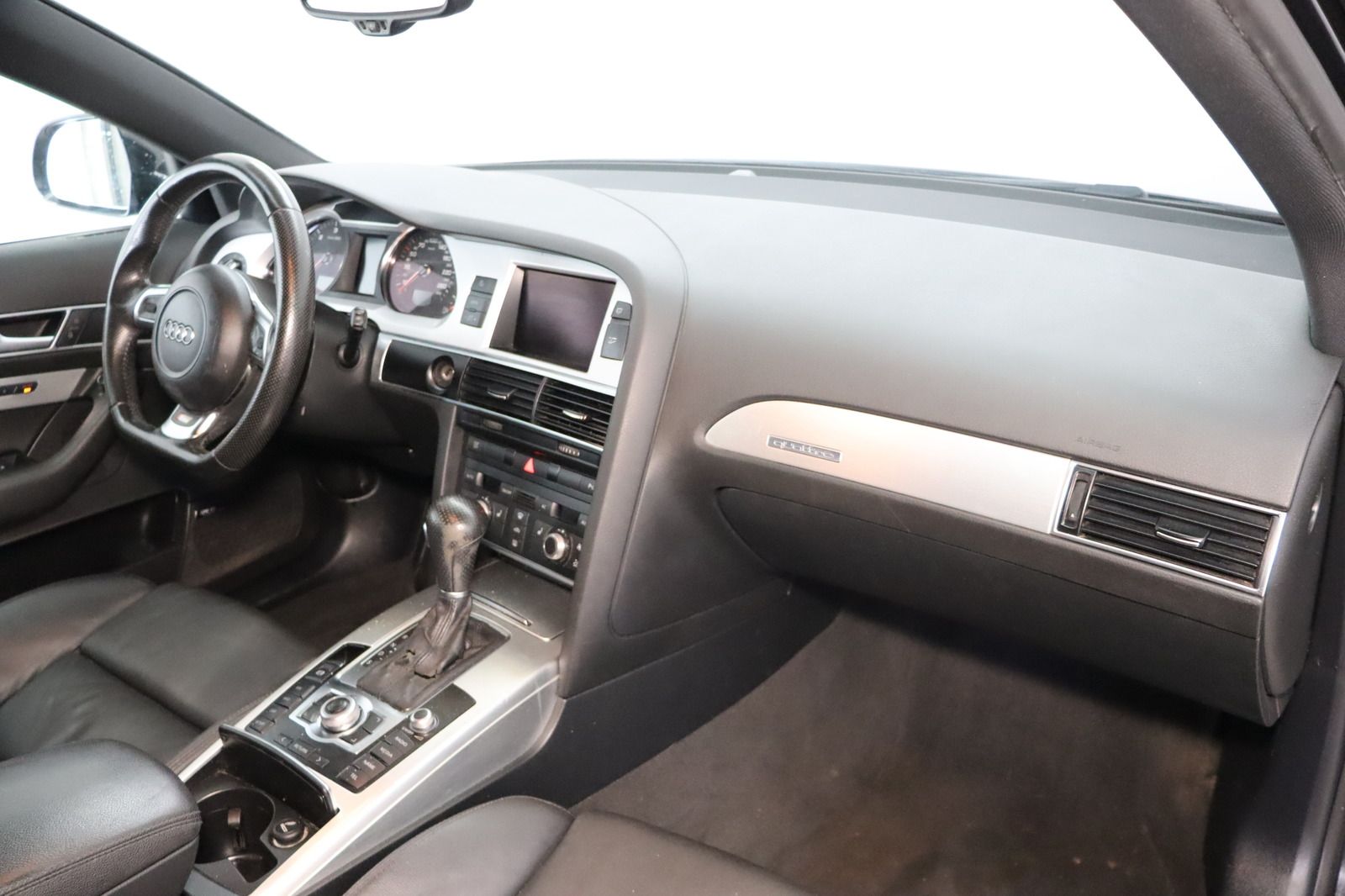 Fahrzeugabbildung Audi A6 3.0 TDI quattro Avant S-line * Navi * Memory