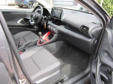 Toyota Yaris - 4