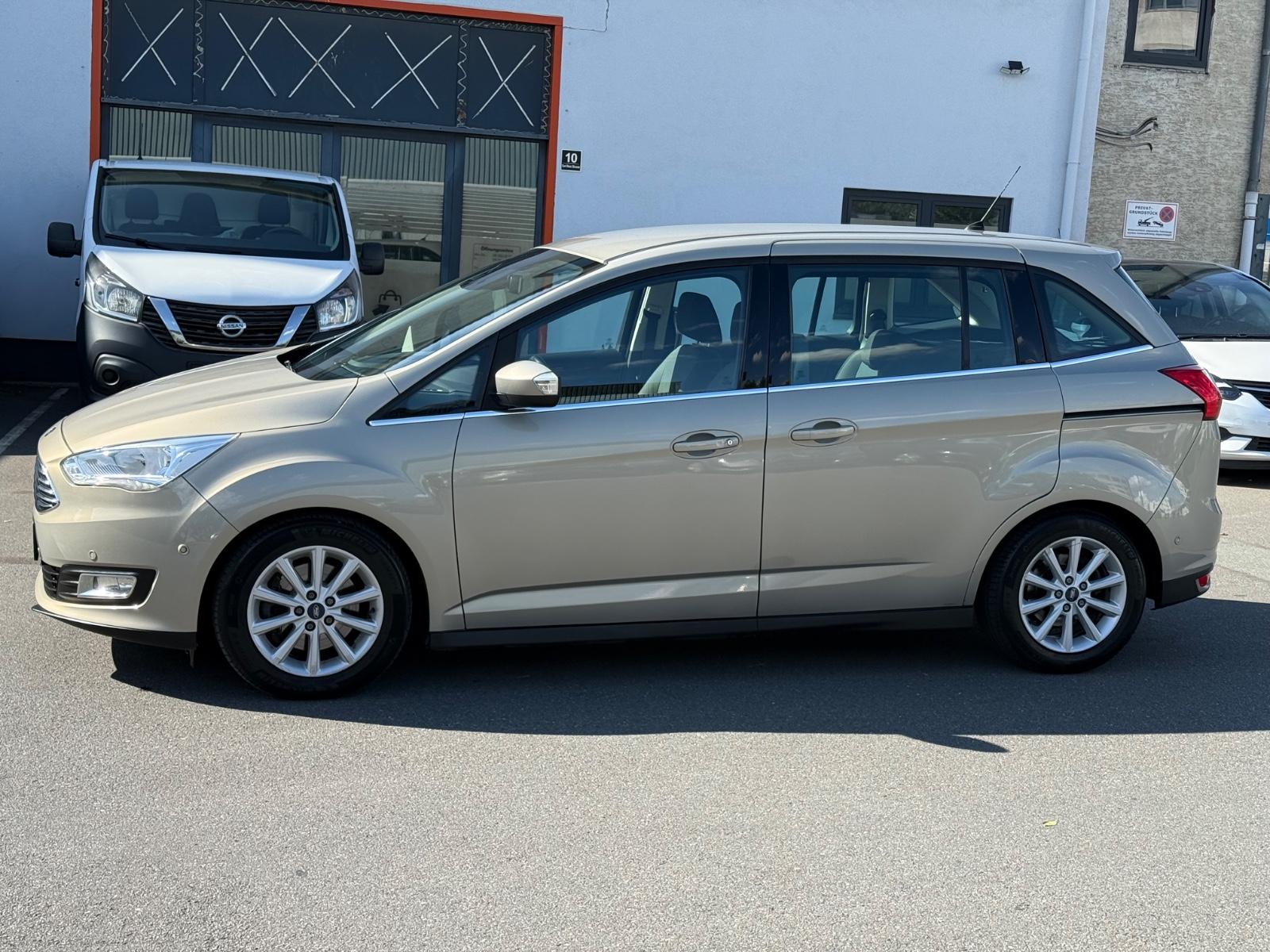 Ford Grand C-Max Titanium*Neuwertige Zustand*Kamera*A