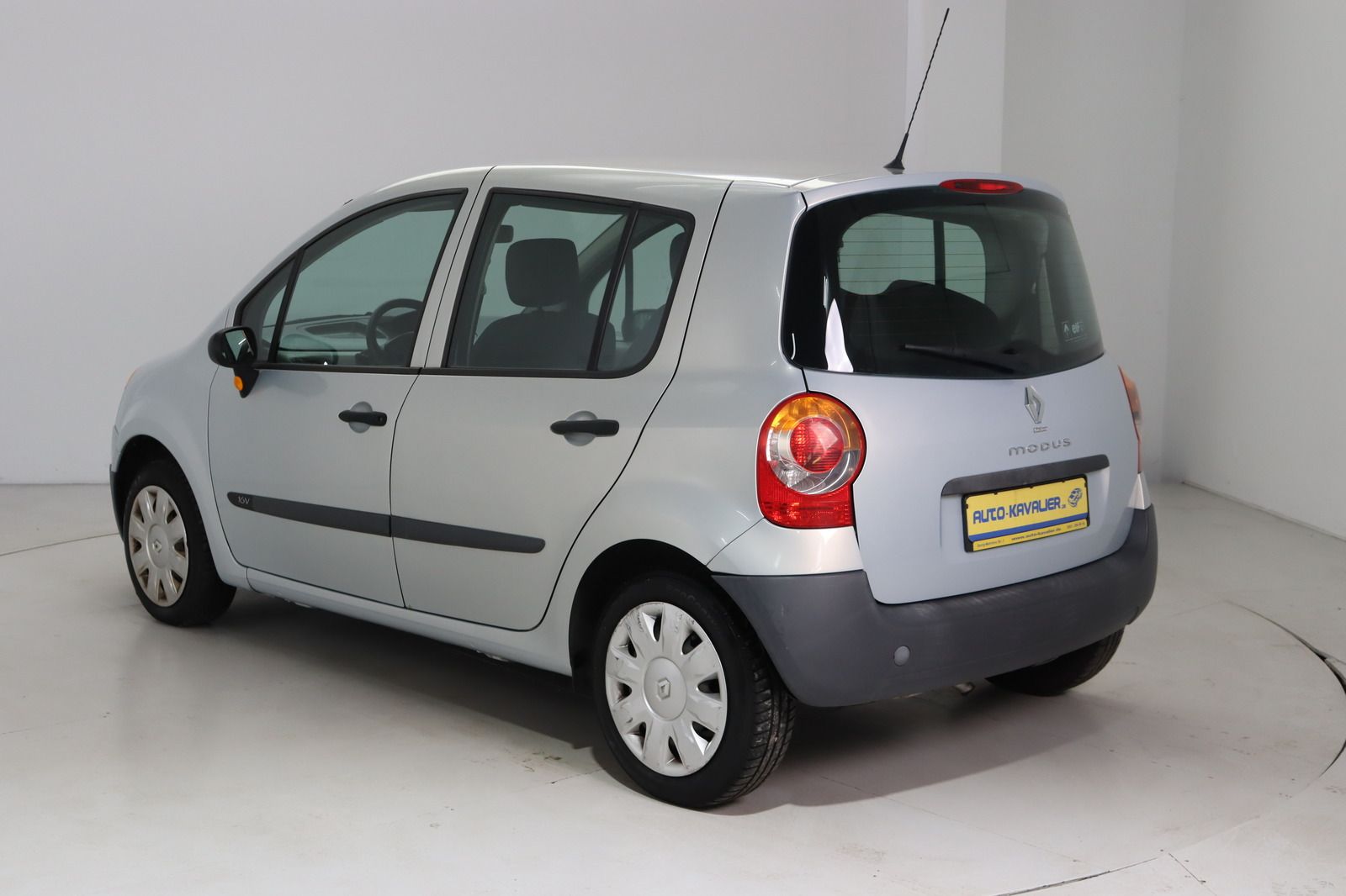 Fahrzeugabbildung Renault Modus 1.2 16V * HU/AU bis 09.26 * 8-fach *