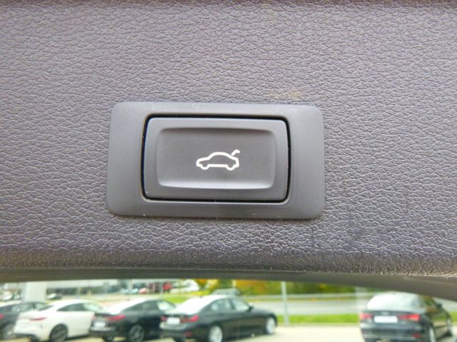 Fahrzeugabbildung Audi A4 1,4 TFSI Avant design>NAV/XENON/TEMP/PDC/SHZ<