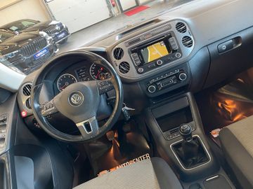 Volkswagen Tiguan  *1.HAND*PANO*BI-XENON*SHZ*TEMP*NAVI*