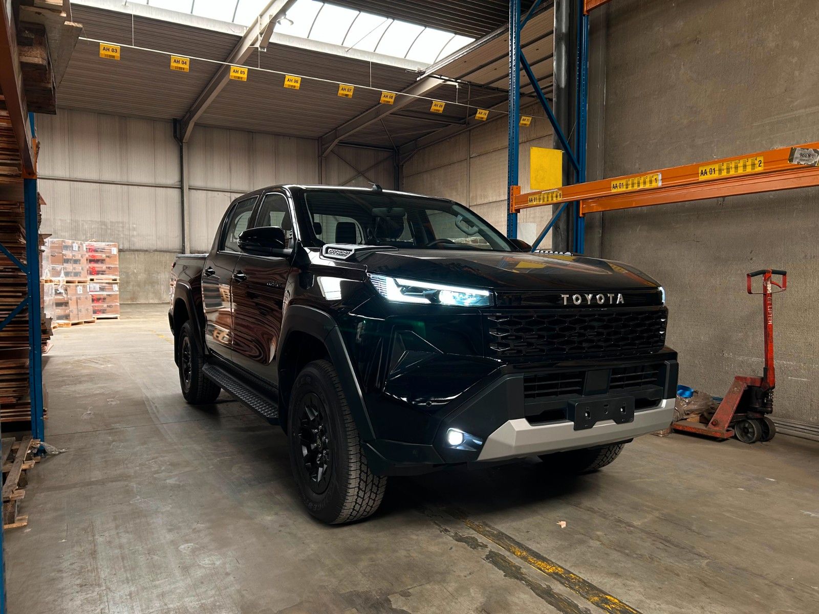 Toyota TRAVO |NEW|MY27|DOUBLE CAB