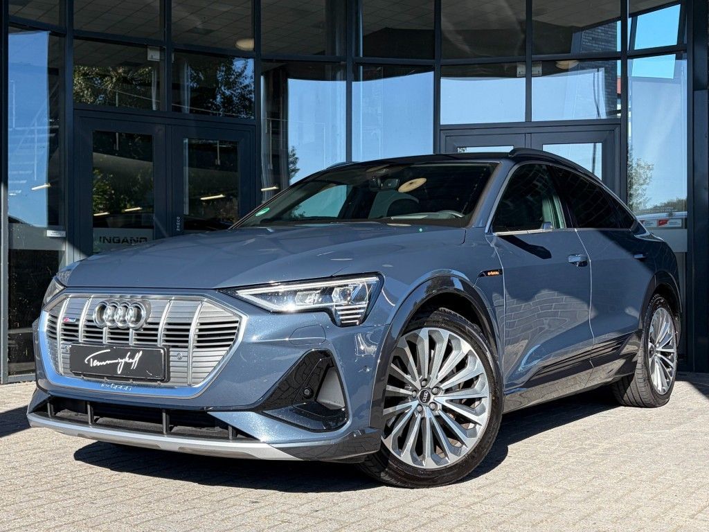 Audi e-tron Sportback 55 QUATTRO S-LINE - AHK - 21 IN