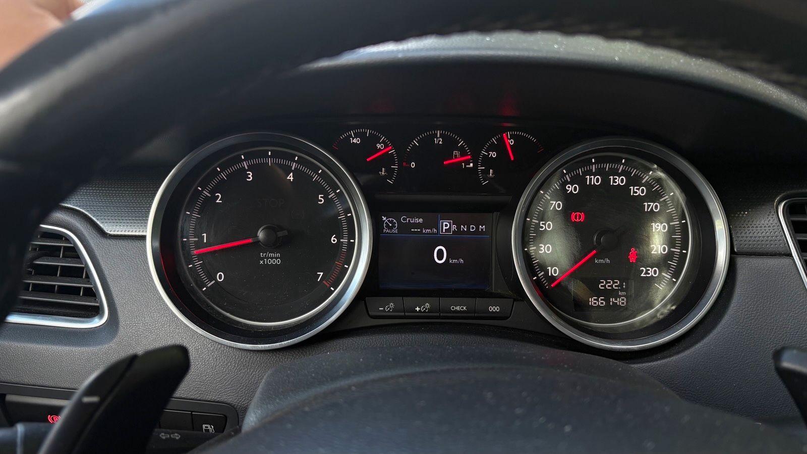 Peugeot 508 2011 — photo 9