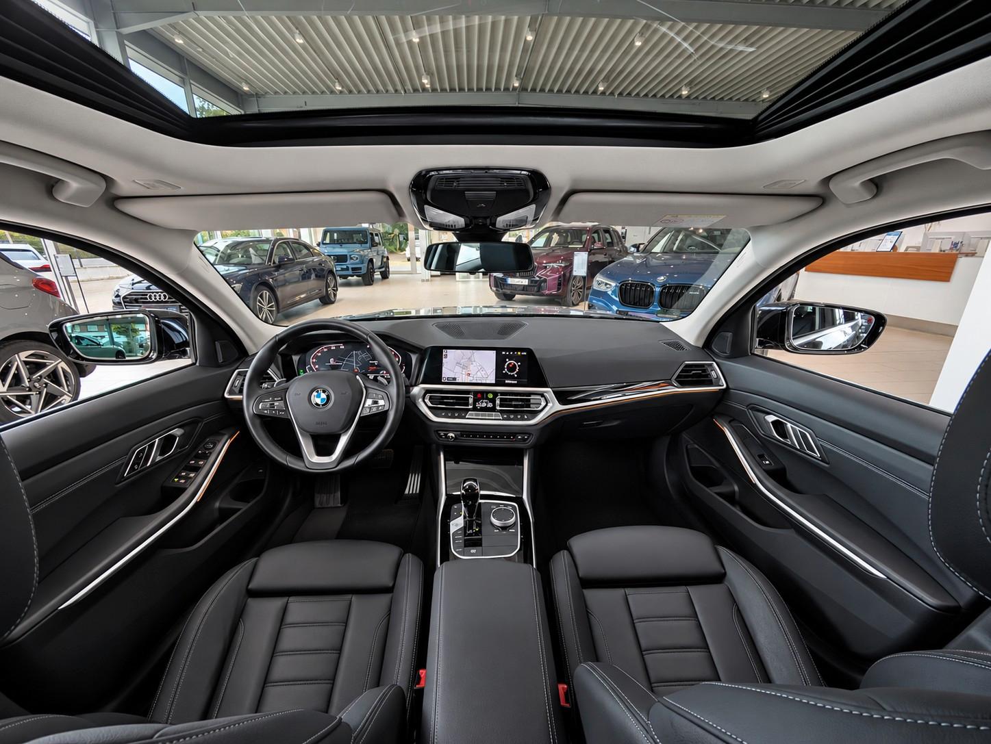 BMW 330d xDrive SAG LUXURY LEDER VIRTUAL  PANO LED