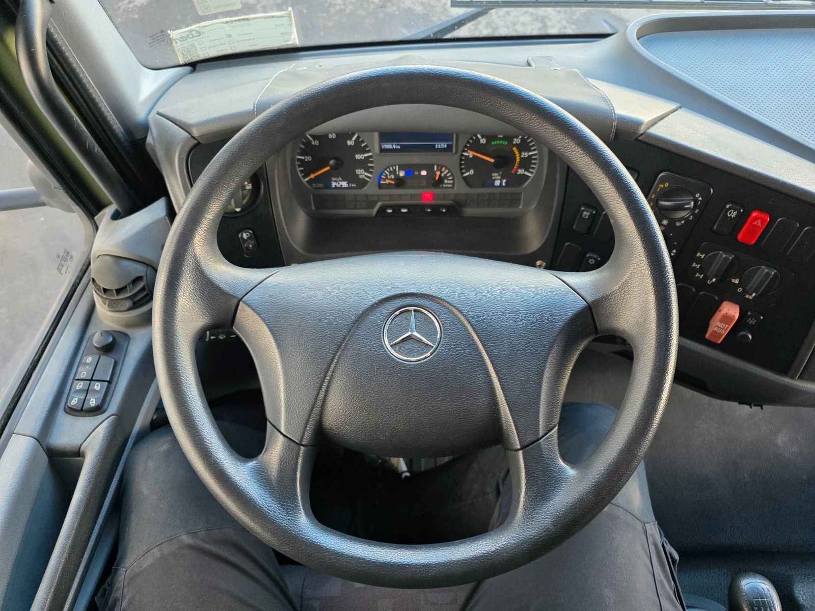 Fahrzeugabbildung Mercedes-Benz Atego 1018 A 4x4 Pritsche Plane