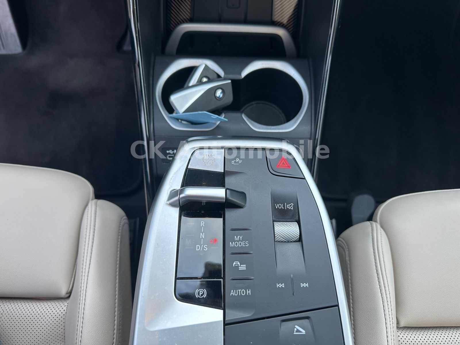 Fahrzeugabbildung BMW X1 20d xDrive xLine/Navi/Head-Up/Pano/LED/360°