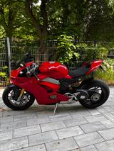 Ducati Panigale V4 S - Offers