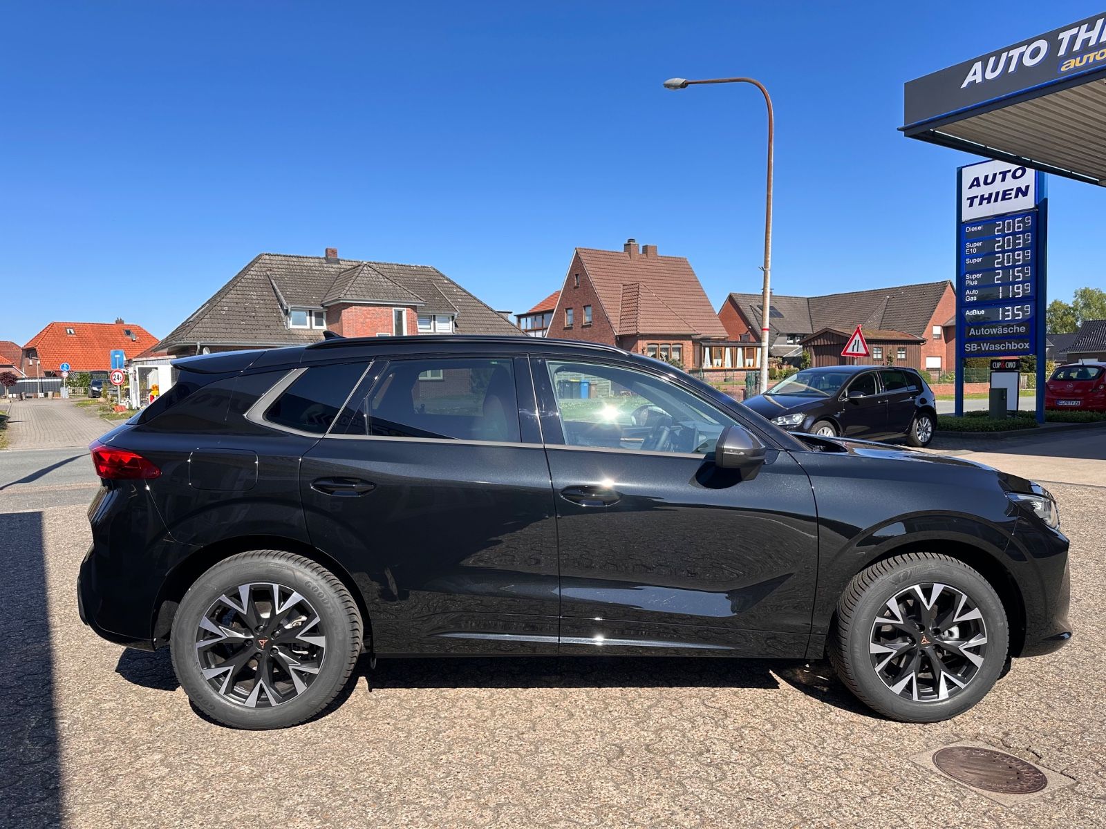 Fahrzeugabbildung CUPRA Terramar 1.5 eTSI DSG Navi/Pano/ACC/LED/AHK/GJR