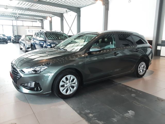 Hyundai i30 cw  Automatik Select MHD SH RFK GRA Apple