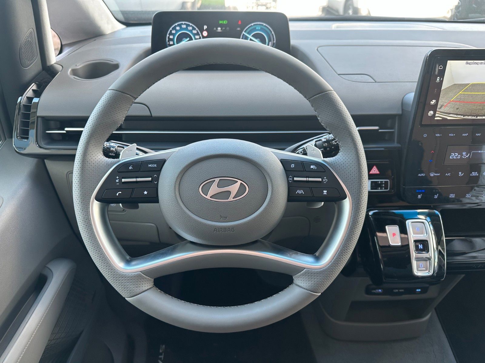 Fahrzeugabbildung Hyundai Staria 1.6 T-GDI 2WD Signature 360,LED,Leder,SHZ