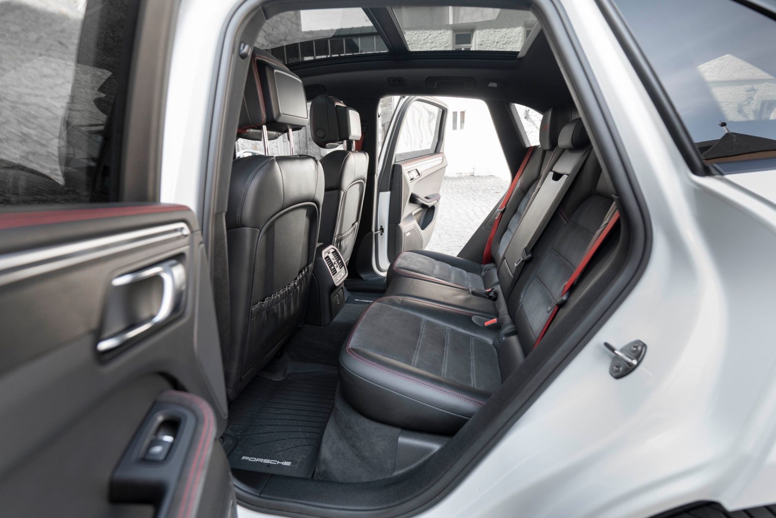Fahrzeugabbildung Porsche Macan GTS PASM PDLS BOSE CARPLAY LUFT PANO TOTW