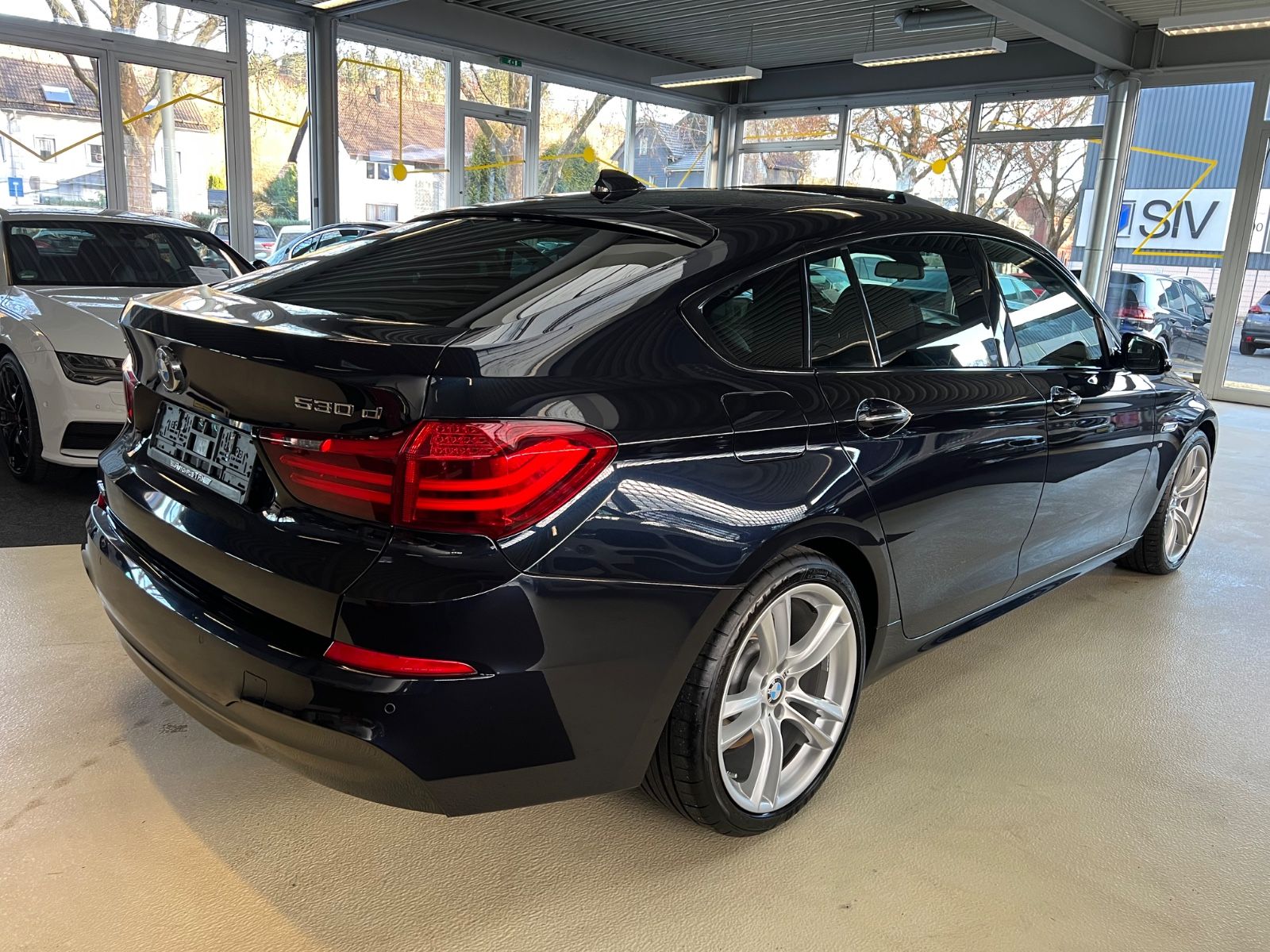 Fahrzeugabbildung BMW Gran Turismo 530 d xDrive M Sport