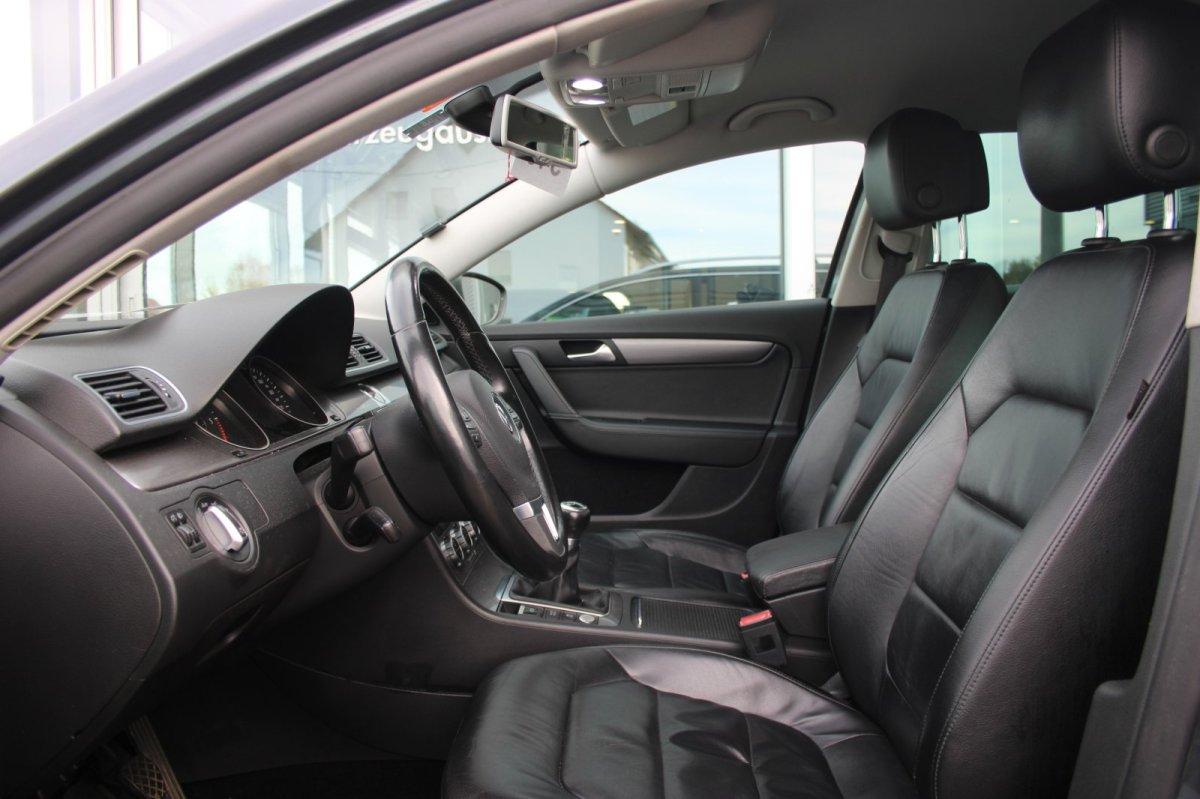 Volkswagen Passat 2012 — photo 8