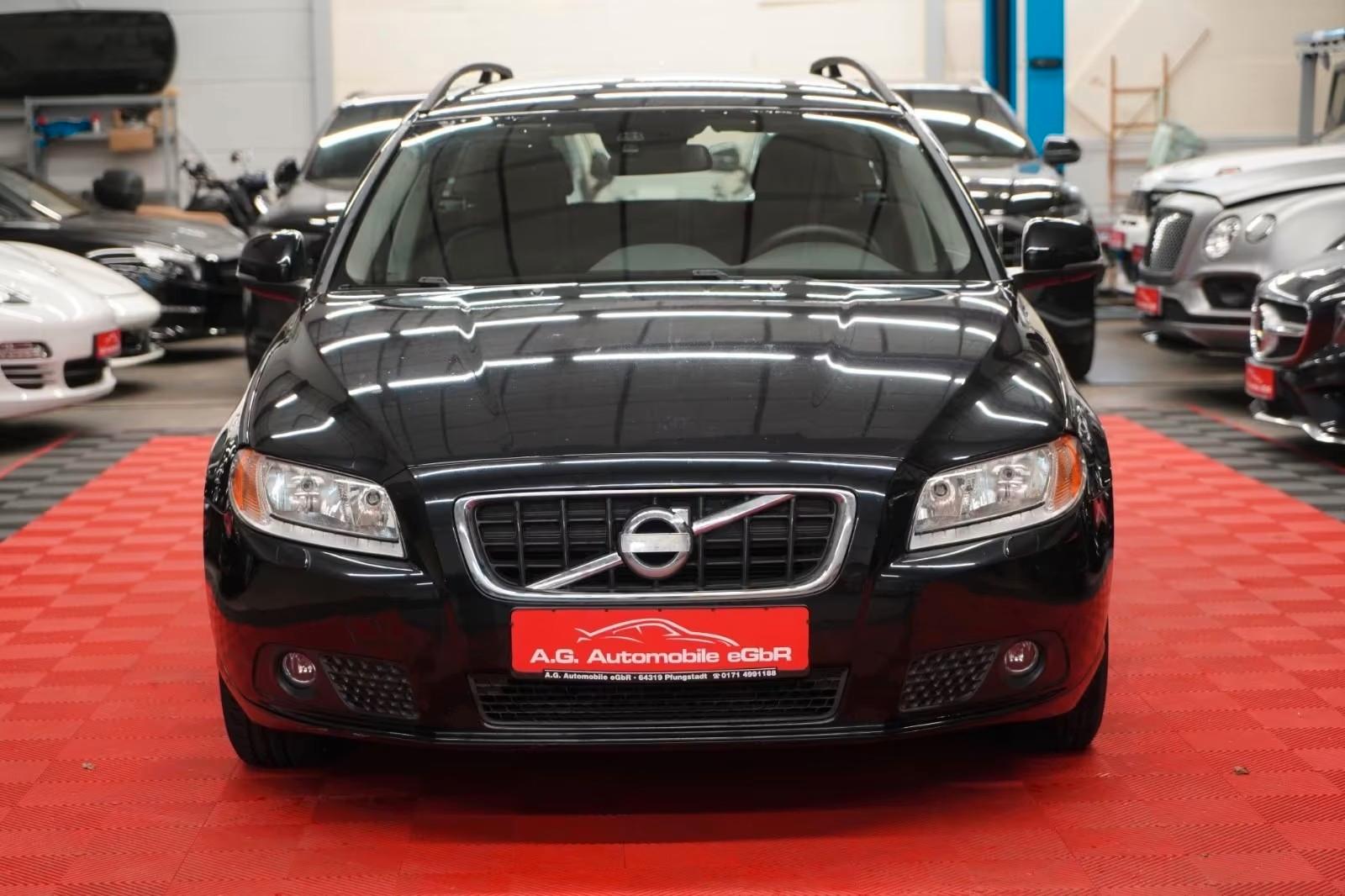 Volvo V70 1.6 D 114 ch Kinetic • 38 500 km • 1ère Main - Toit ouvrant • GPS • Clim bizone • Sièges chauffants