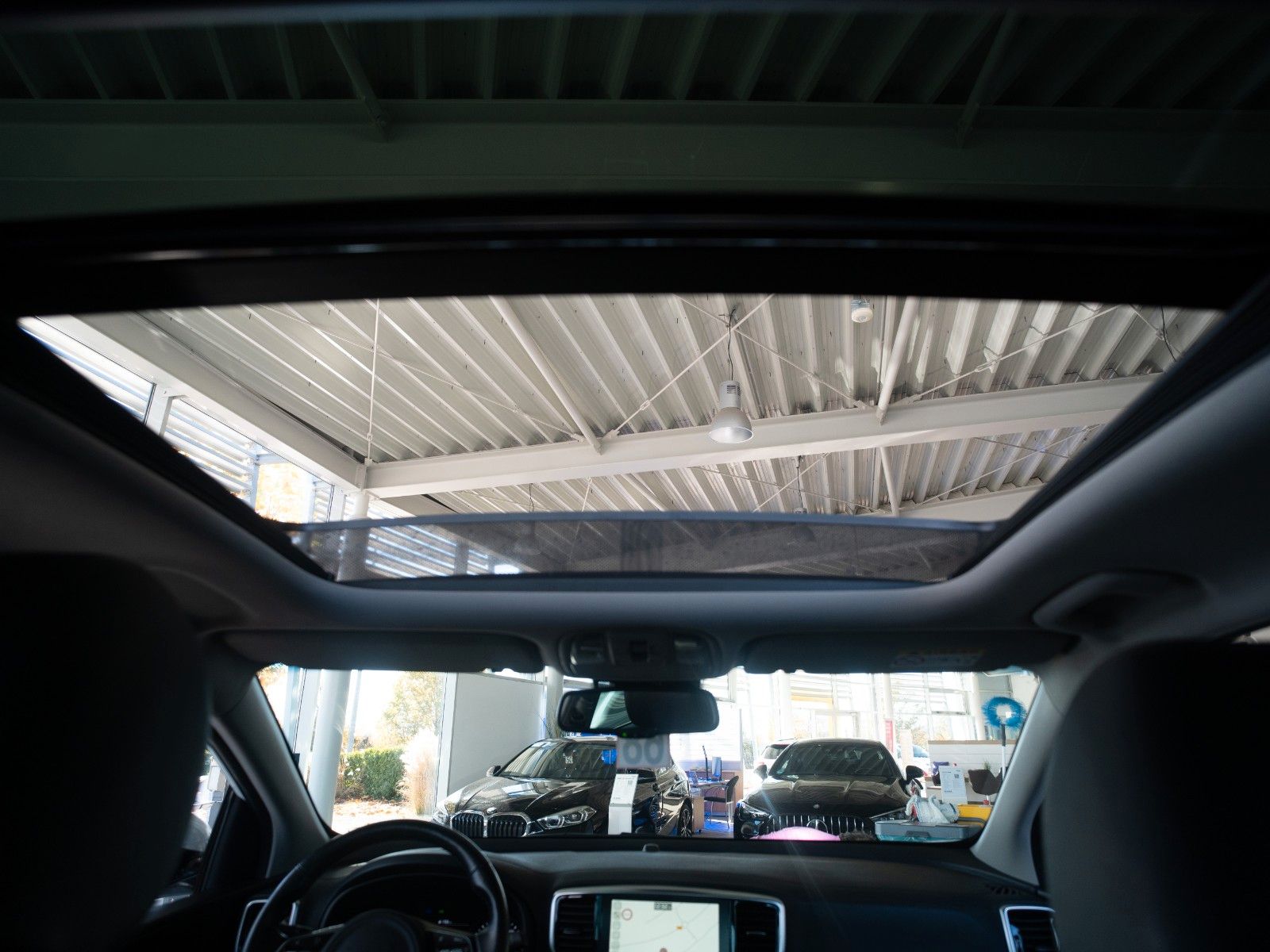 Fahrzeugabbildung Kia Sportage Platinum Edition 4WD/AHK/PANO/KAMERA