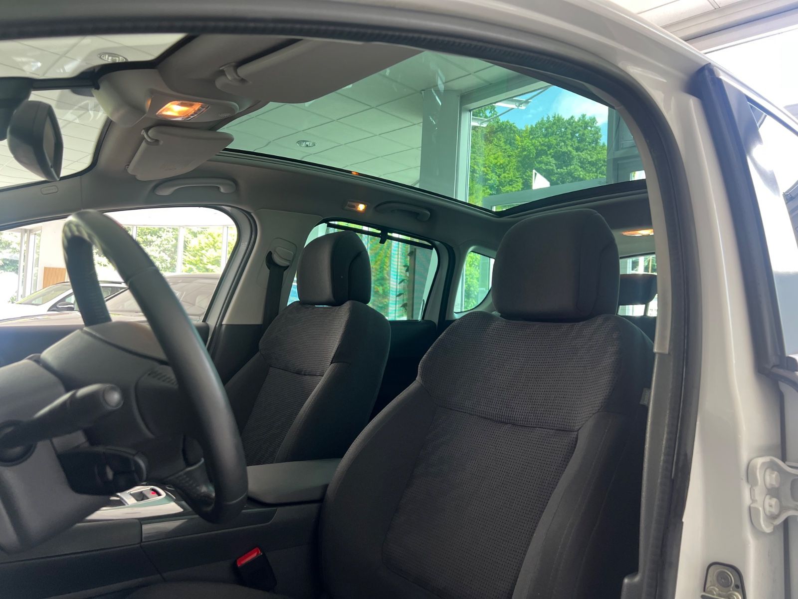 Fahrzeugabbildung Peugeot 3008 Business-Line Automatik