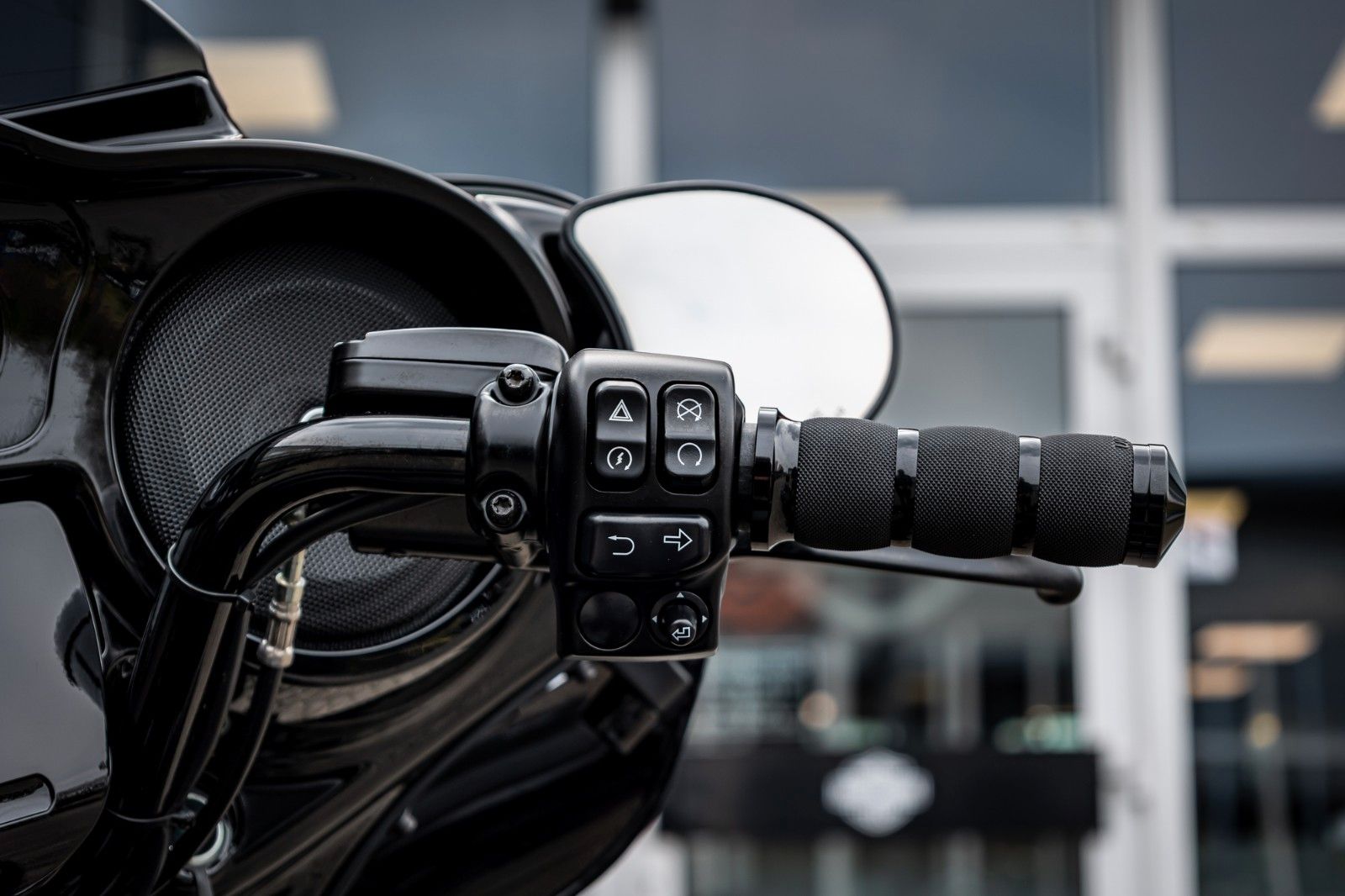 Fahrzeugabbildung Harley-Davidson FLHXST STREET GLIDE ST 117 - Kesstech -