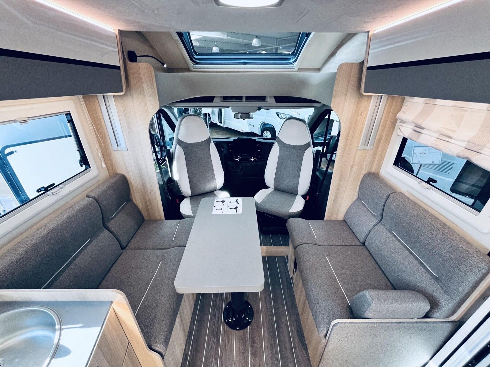 Fahrzeugabbildung NobelART T 7000 Ford