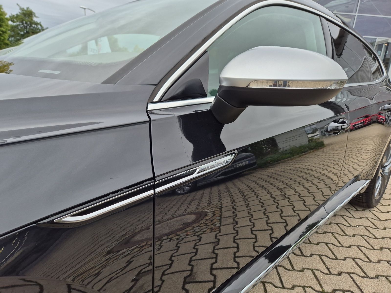 Fahrzeugabbildung Volkswagen Arteon SB TDI Elegance DSG AHK Keyless ACC Kamer