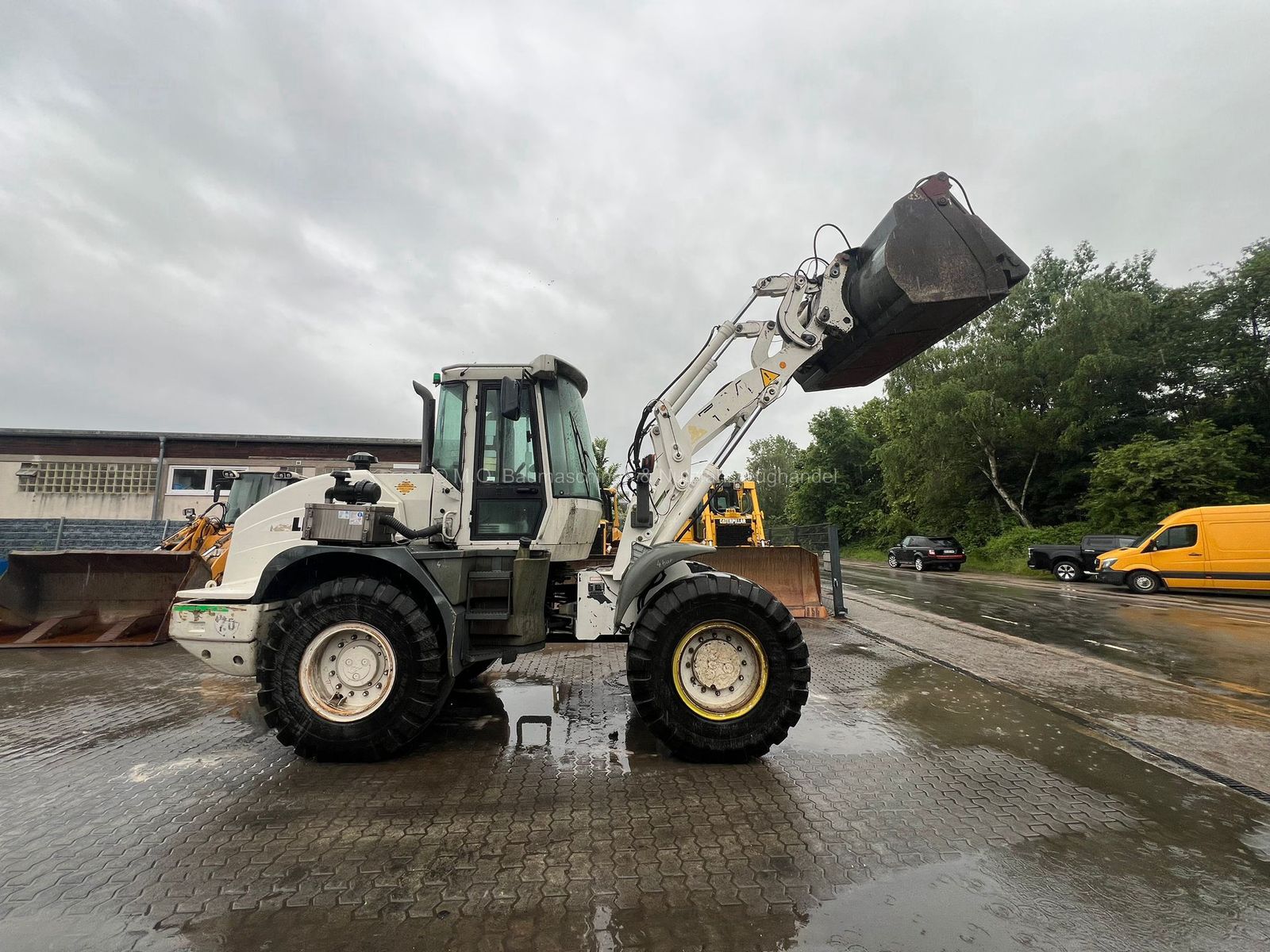 Fahrzeugabbildung Liebherr L 524 Radlader / AC / Klappschaufel