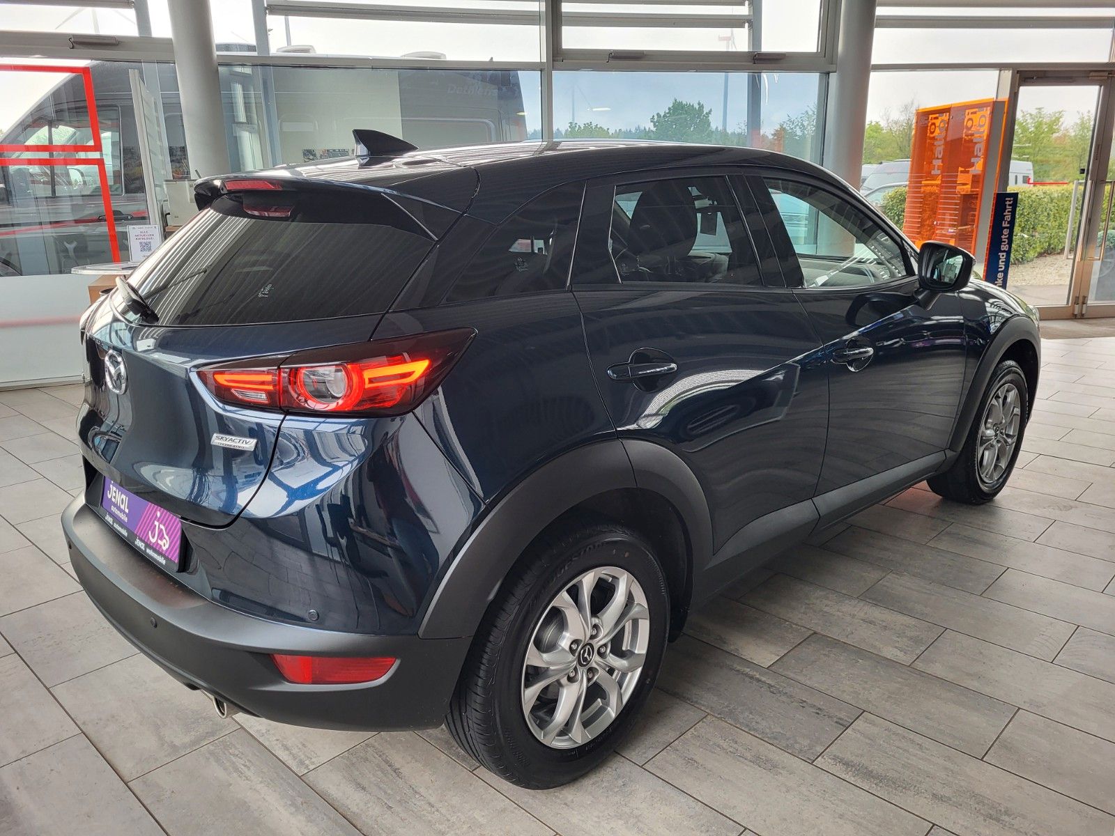Fahrzeugabbildung Mazda CX-3 Exclusive-Line Sitzheizung, Klimaautomatik