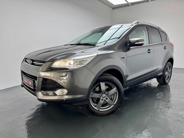 Ford Kuga Titanium 2.0 +NAVI+KAMERA+BI-XENON+PANO+AHK