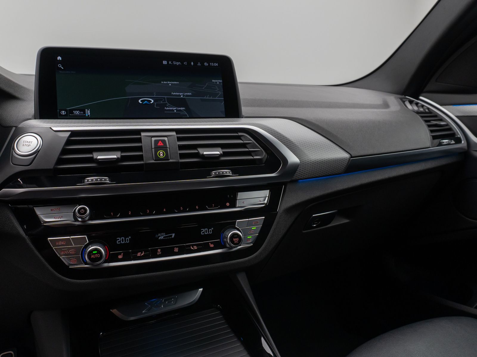 Fahrzeugabbildung BMW X3 xD30e M Sport Kamera HUD DAB HiFi AHK Komfort