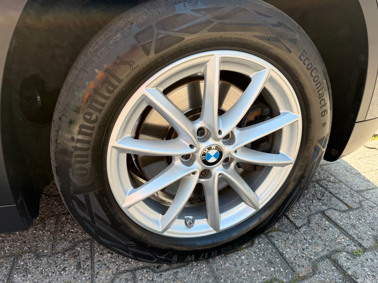 Fahrzeugabbildung BMW X1 xDrive 20 d 1.HD HUD AHK AUTOMATIK LED KAMERA