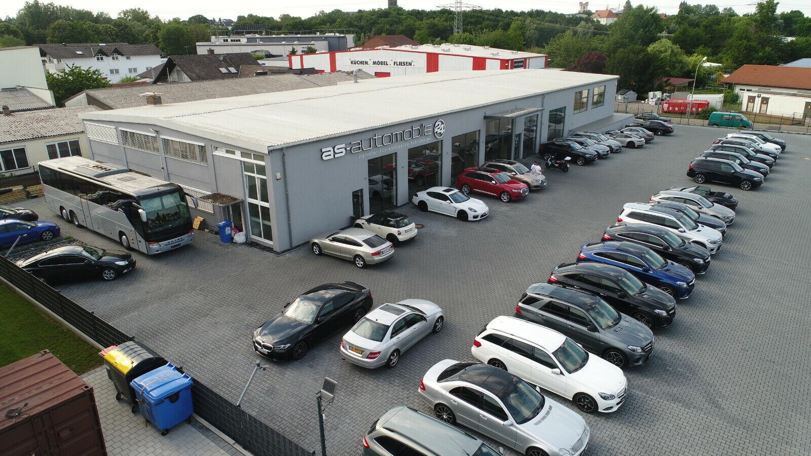 showroom-image-top