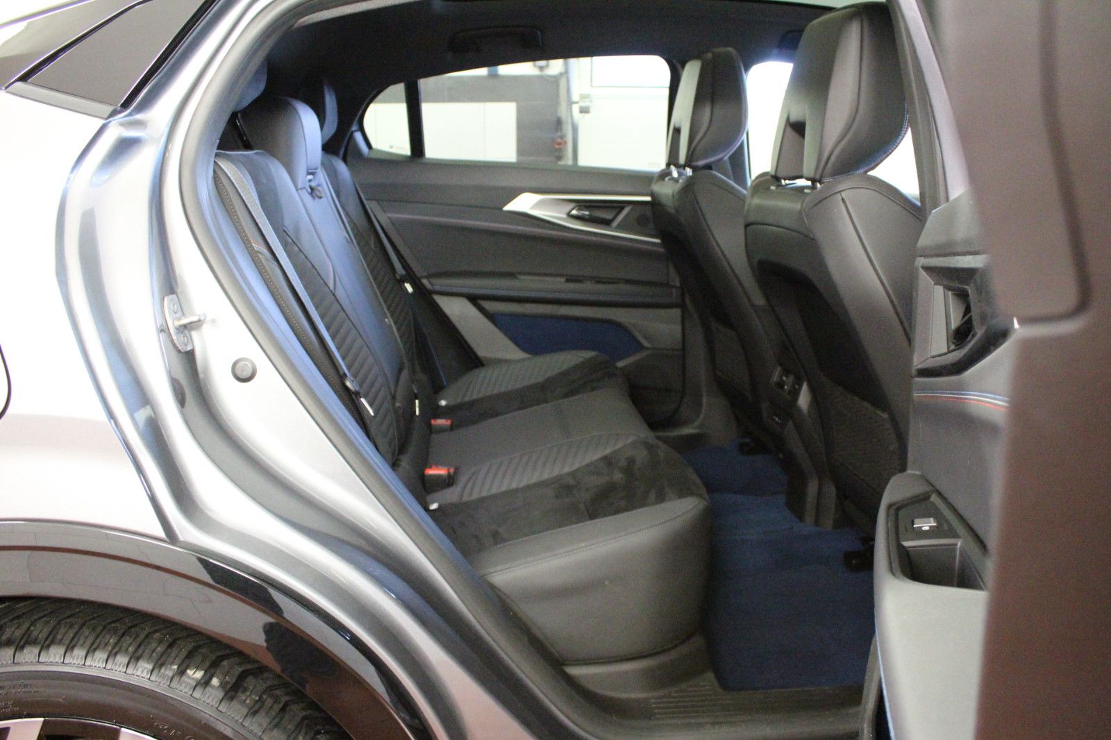 Fahrzeugabbildung Renault Rafale Hybrid E-Tech 4x4 300 PHEV Esprit Alpine