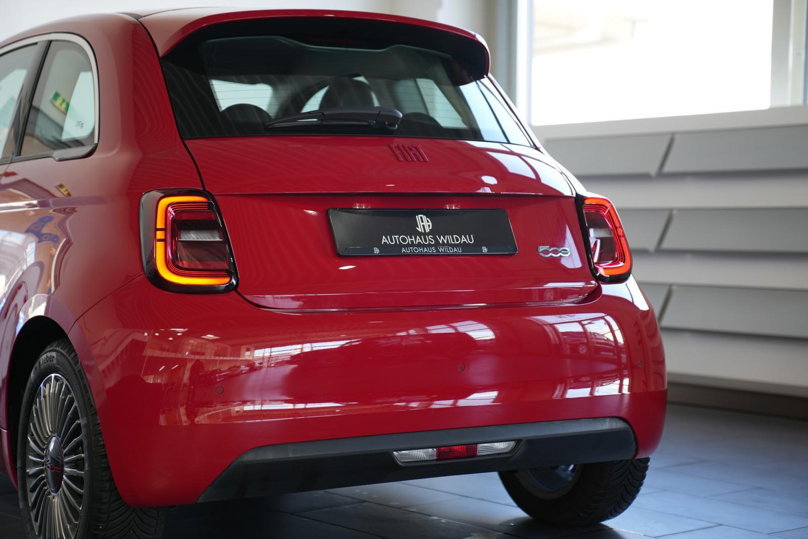 Fiat 500 e Red *NAV*LED*TEMP*