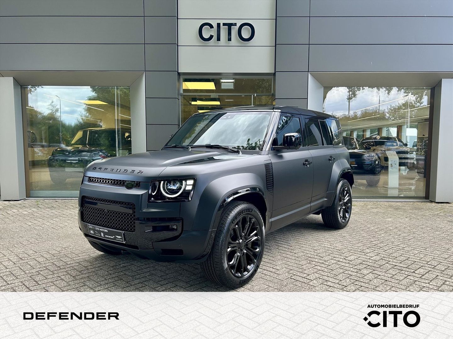 Land Rover Defender P635 V8 AWD OCTA BLACK