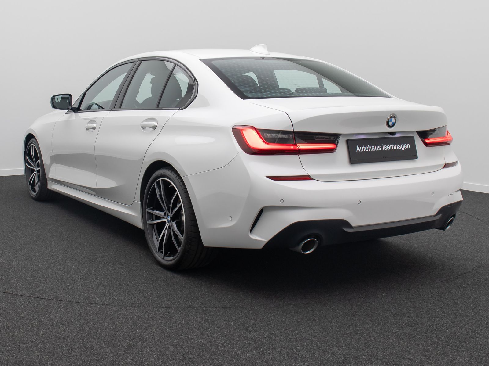 Fahrzeugabbildung BMW 330i xD M Sport Kamera HUD DAB ACC Alarm 19Zoll