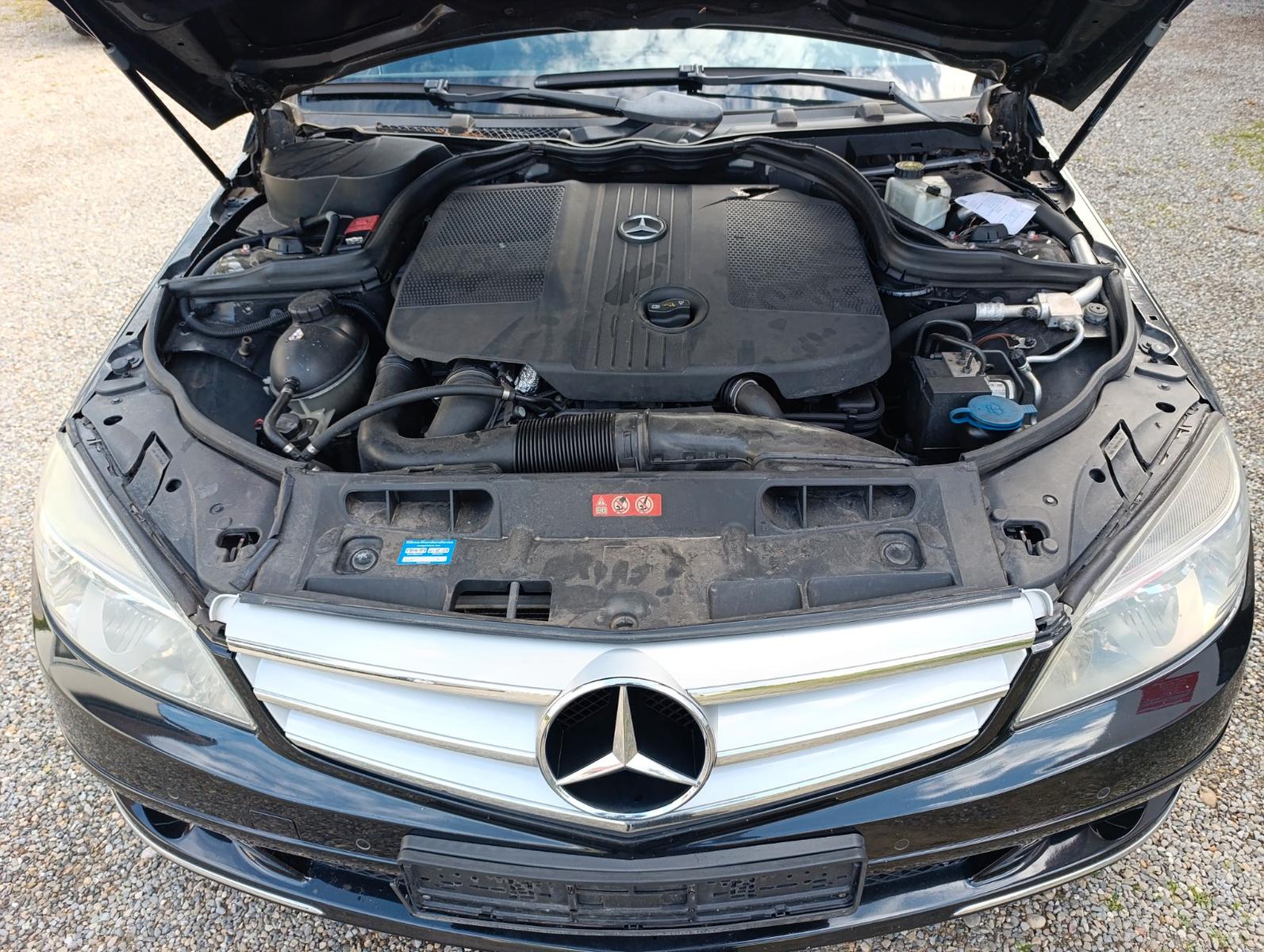 Mercedes-Benz C220 2011 — photo 15