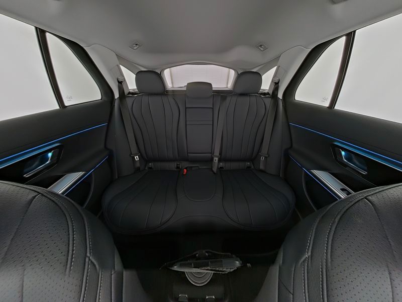 Fahrzeugabbildung Mercedes-Benz E 300 eT Avantg. Distronic+ AHK 360° LED Memory