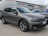 Volkswagen Tiguan 2.0 TDI R-Line PANO*AHK*MATRIX*NAVI*VC - Volkswagen Tiguan R line mit Diesel-Antrieb