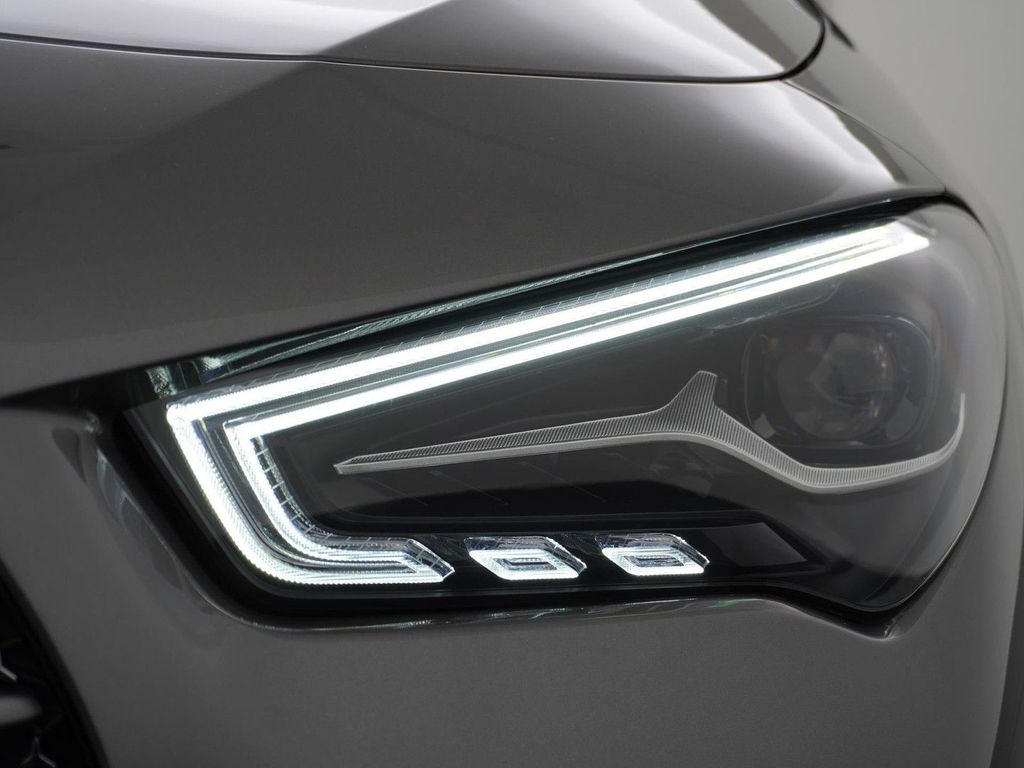 Mercedes-Benz CLA 180 Shooting Brake Star Edition Luxury Line