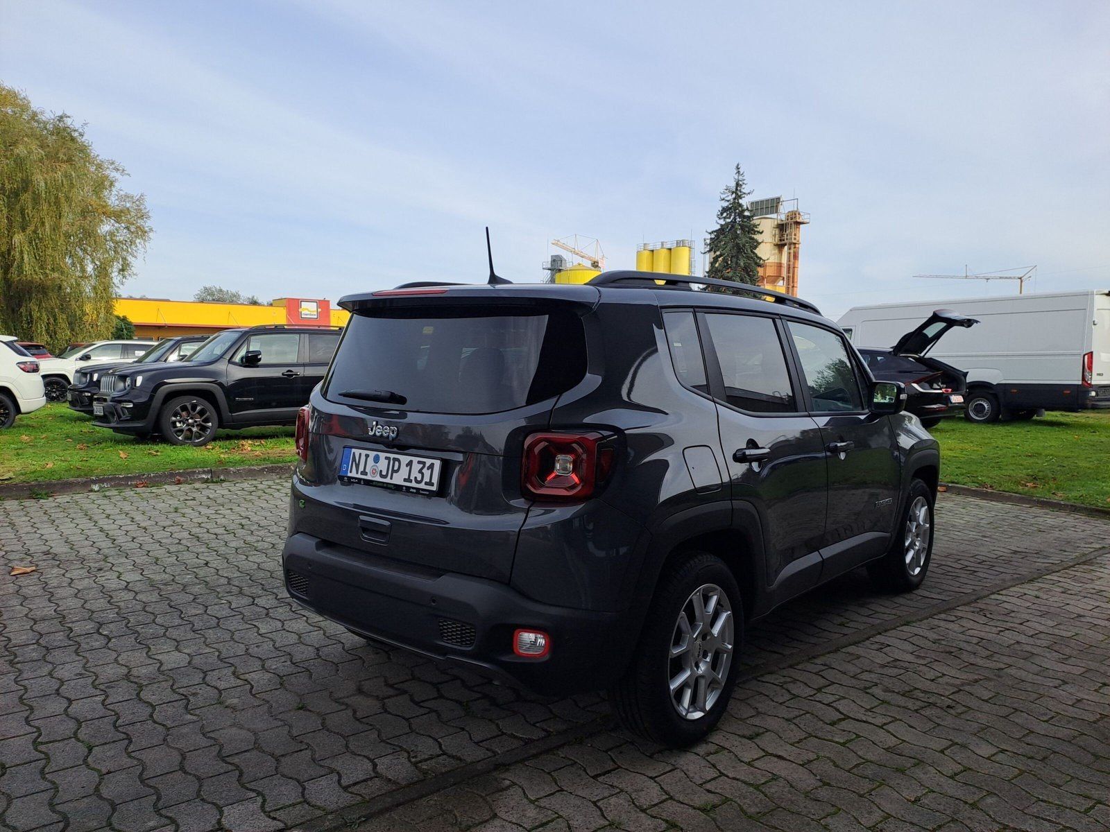 Fahrzeugabbildung Jeep Renegade Limited Mild-Hybrid FWD