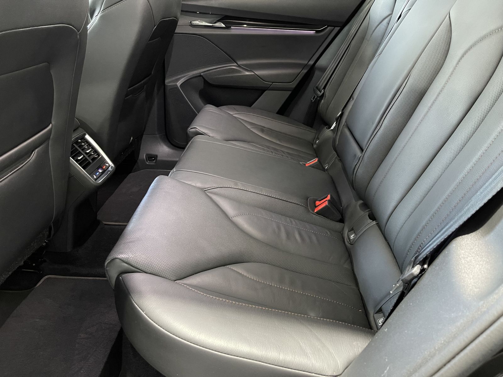 Fahrzeugabbildung SKODA Enyaq 80 Suite*Leder*LED-Matrix*Cam*AHK*