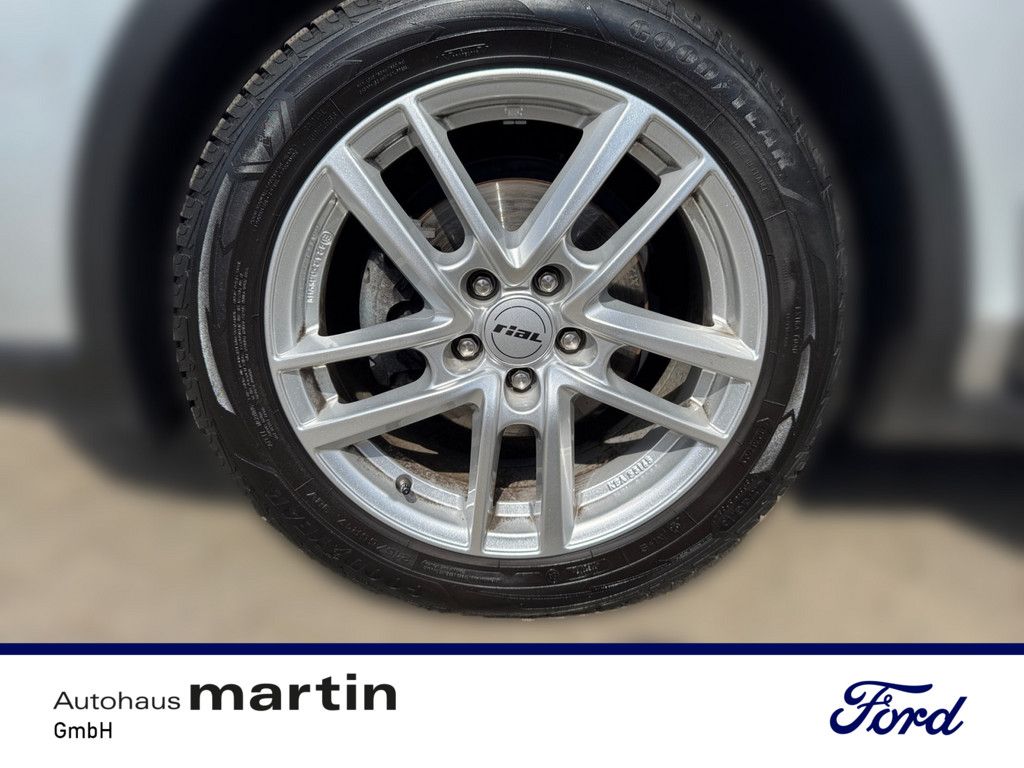 Fahrzeugabbildung Ford Focus 1.5 Active USB KAMERA BT PDC SHZ NAVI LED
