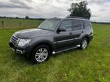 Mitsubishi Pajero 3,2 DI-D 4WD Edition 100 Automatik Ed... - Mitsubishi Pajero mit Diesel-Antrieb: A