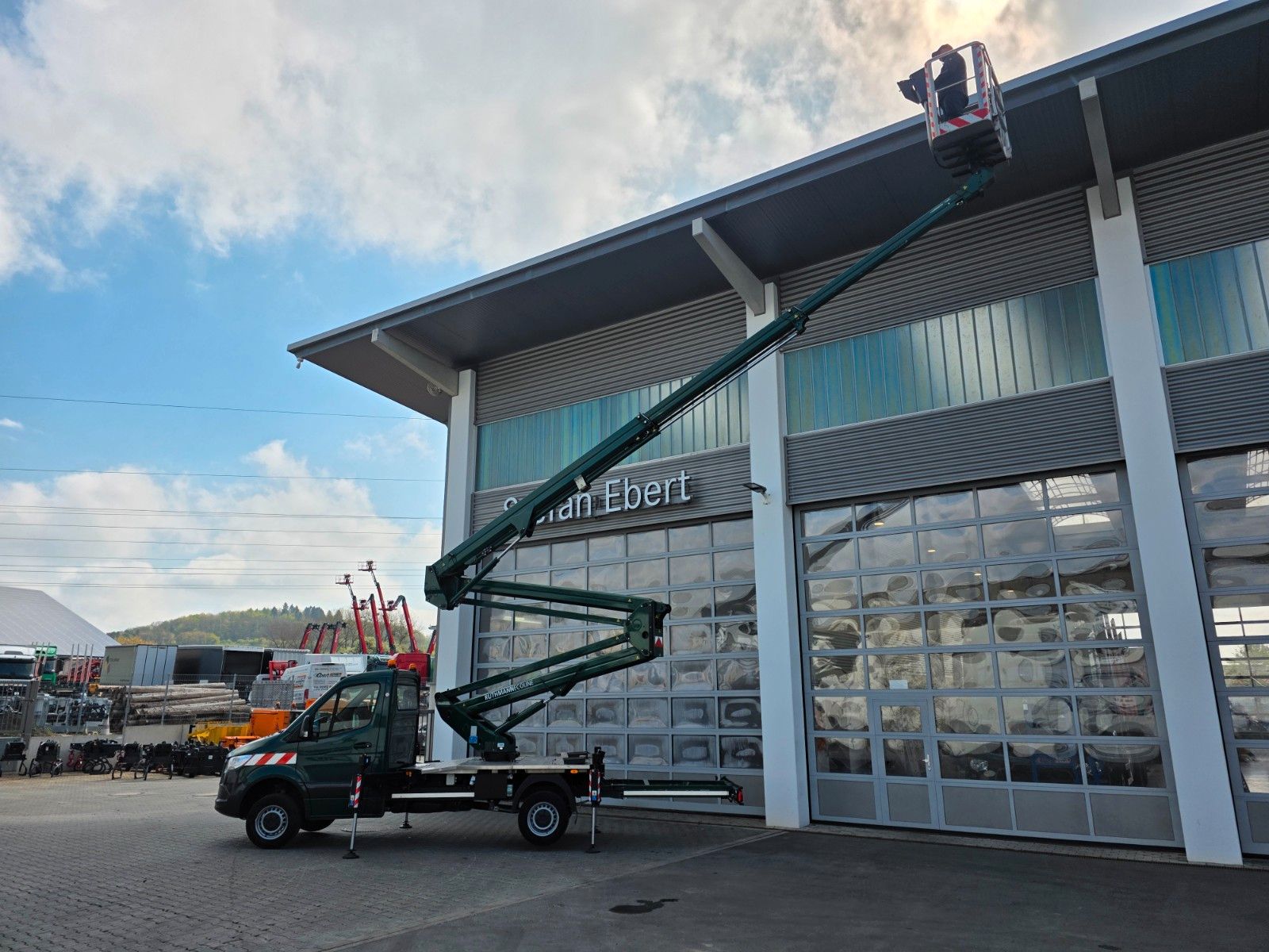 Fahrzeugabbildung Mercedes-Benz Sprinter 314 Hubsteiger