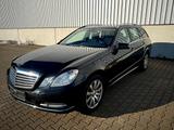 Mercedes-Benz E 220 E T-Modell E 220 CDI BlueEfficiency - Mercedes-Benz E 220: Cdi T