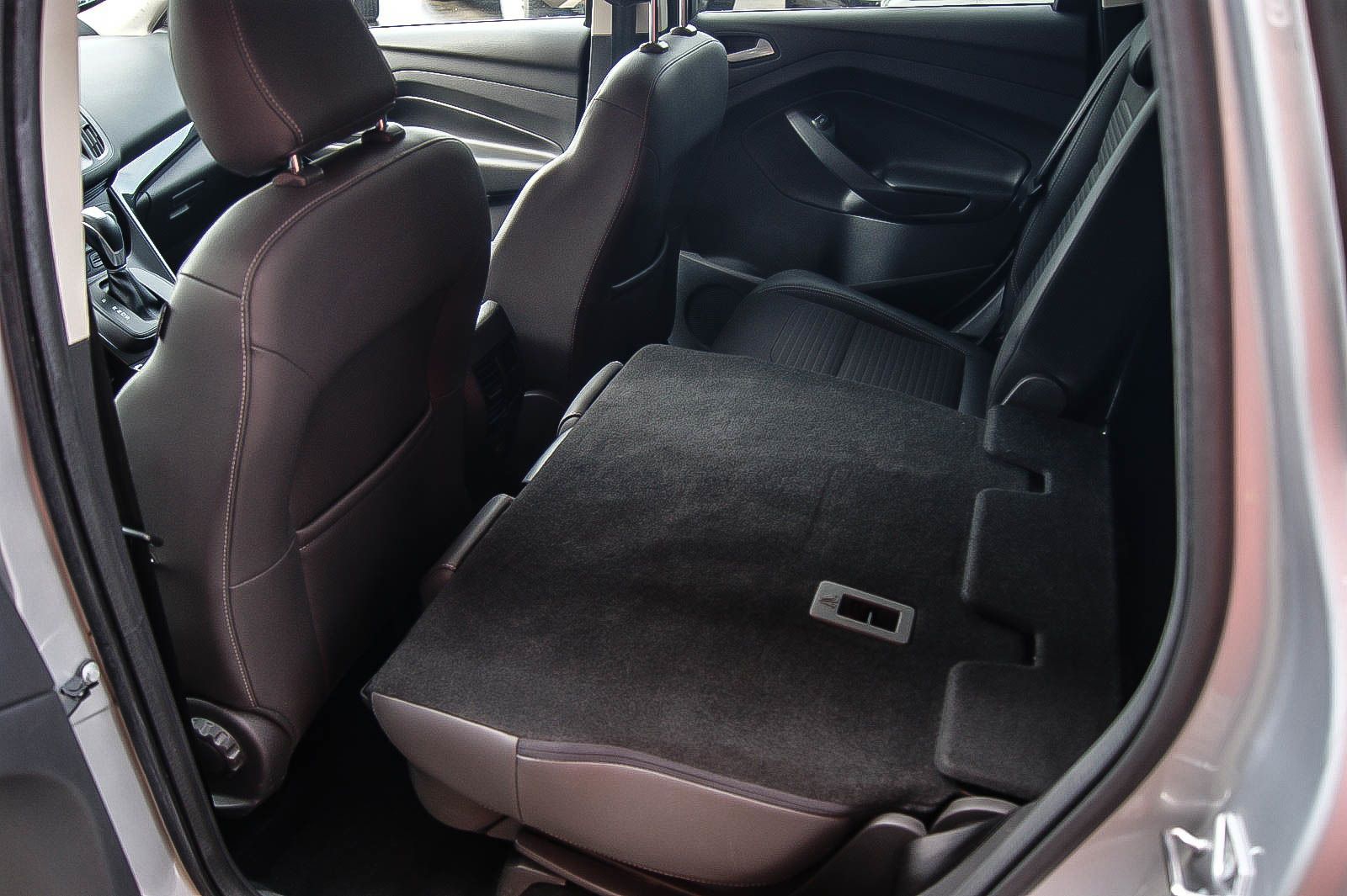 Fahrzeugabbildung Ford Kuga 1.5 Aut Titanium XENON NAVIGATION PDC 1HAND