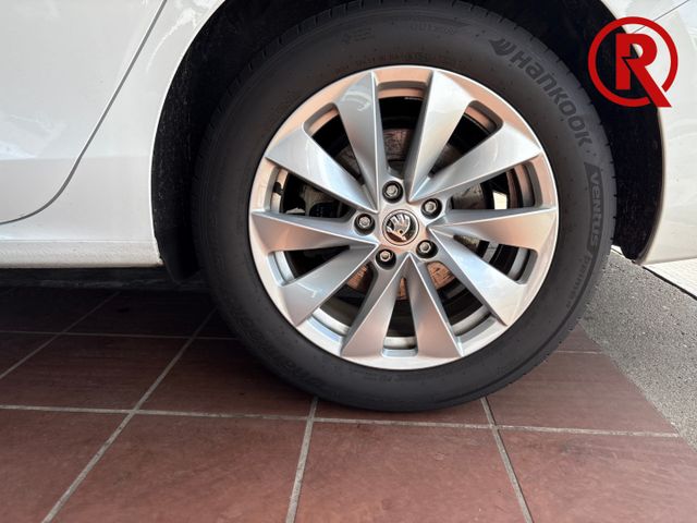 Superb Combi 2.0 TDI Selection Android Auto Appl