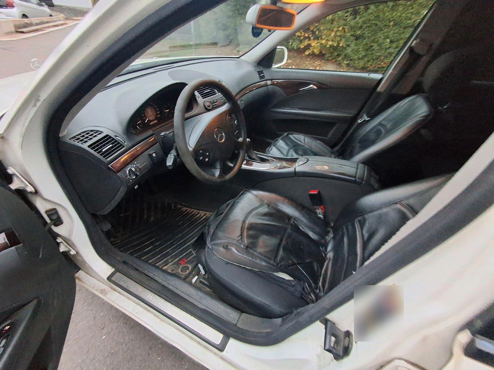 Mercedes-Benz E220 2005 — photo 8