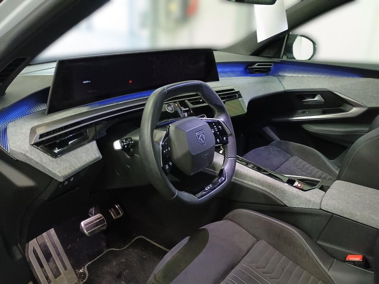 Fahrzeugabbildung Peugeot 3008 GT MHEV 145 e-DSC+Navi+Keyless+Sitzheizung